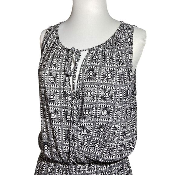 BCBGeneration Women's Sleeveless Black White Romper Size S with Pockets - Picture 3 of 12